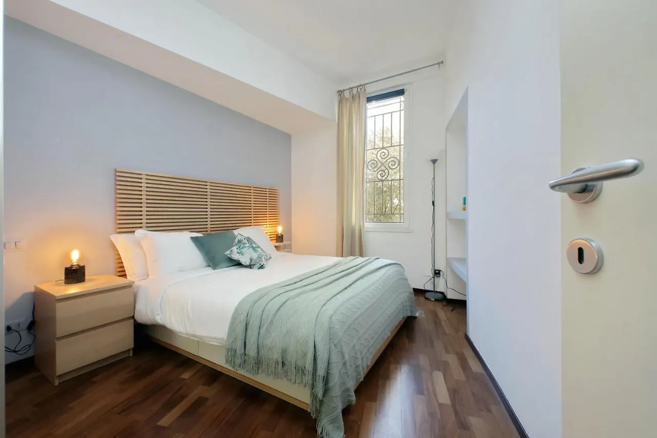 Ych-Sweet Home Near Colosseo 罗马 0*,  意大利